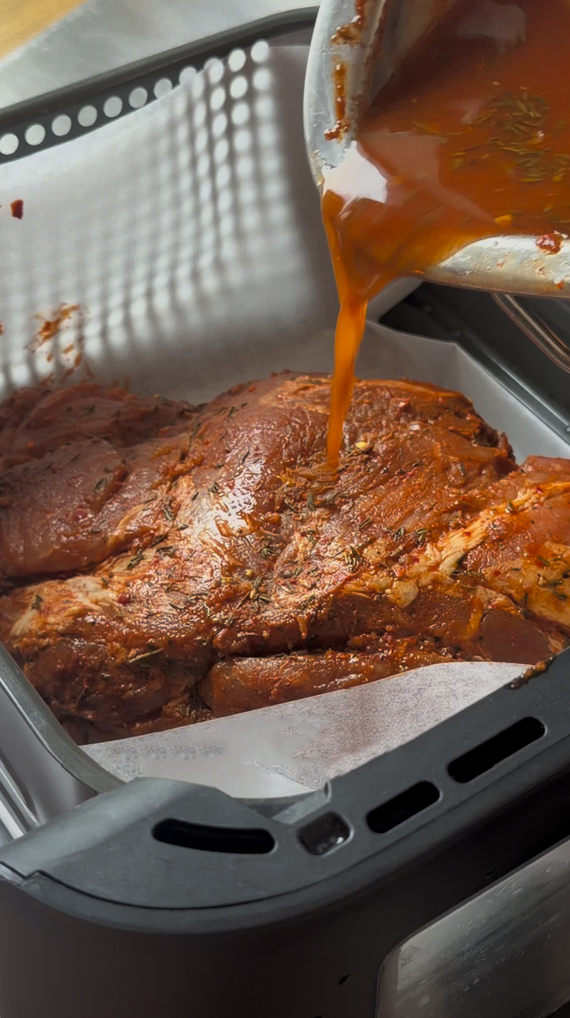 Pulled pork z domowymi bułeczkami
